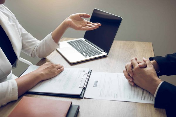 Quels sont les secteurs qui recrutent le plus à Évreux ?