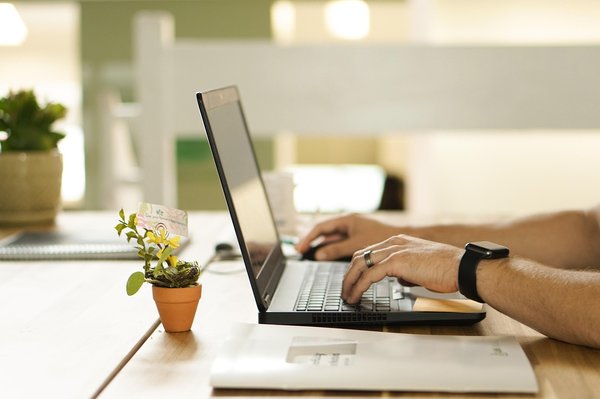Accélérez votre réussite professionnelle grâce à une formation e-learning certifiée